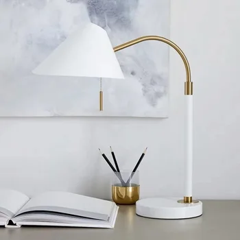 Скандинавски постмодерната творческа обзавеждане настолна лампа за дневна художествена нощно шкафче за спалня дизайнерска настолна лампа