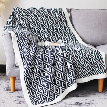 Геометрично черно-бяло вязаное одеяло Памучно одеяло за кондициониране на въздуха, меко топло одеяло за обедна почивка, пътни настилки одеало за диван