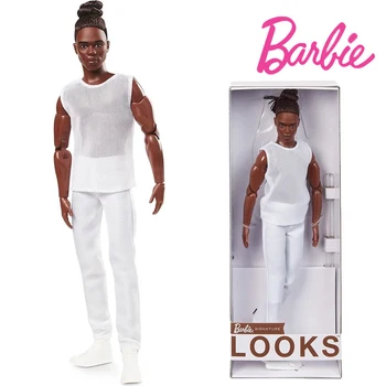 Барби GXL14 Подпис Изглежда Кен Поп Брюнетка Прическа Напълно Подвижна Мода Поп Облечен в Бяла Риза и Панталони Колектори Подарък