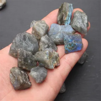 Красив естествен необработен сив лабрадорит лунен камък градешки камък за лечение Рейки