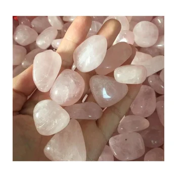 Естествени кристали скала изцеление полиран розов розов Кварц Повалили Камъни За Украса на стаята