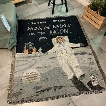 Космонавтите ходят творчески декоративен разтегателен одеяло калъф за украса на всекидневната за плетене на купчина одеяло стенен гоблен Начало Декор